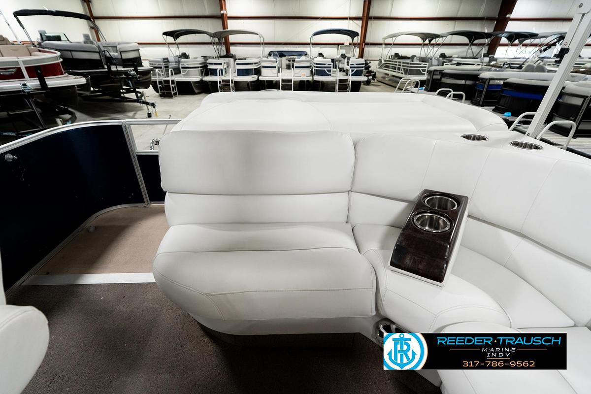 Used 2011 Bennington 2274 RCL