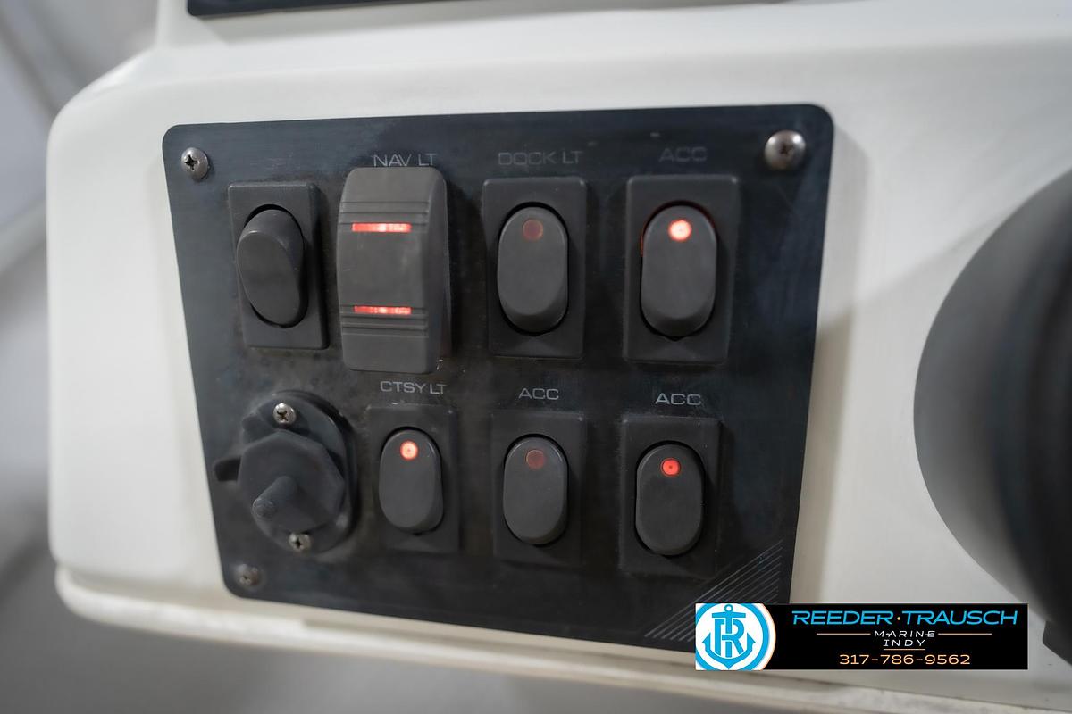 Used 1991 Godfrey Sanpan SP 2200