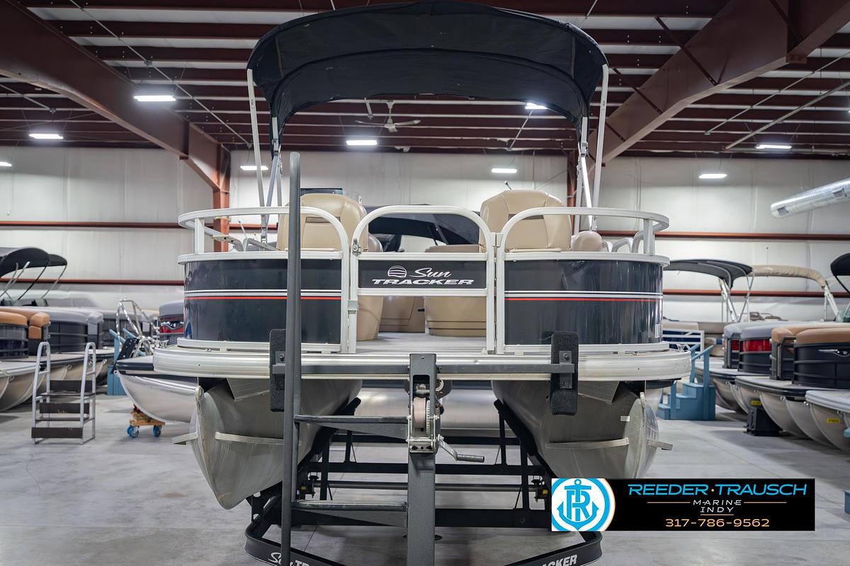 Used 2017 Sun Tracker Fishin' Barge 20 DLX