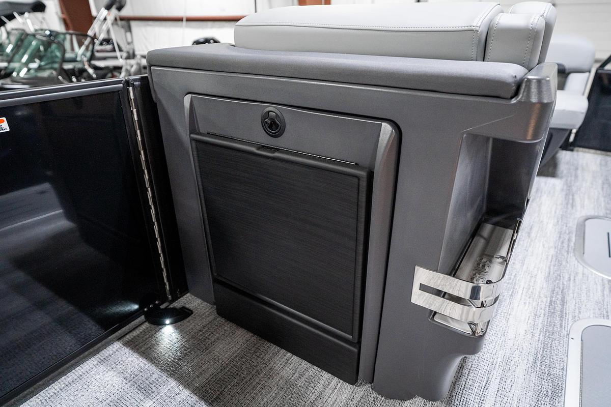 2025 Bennington 24 MSB