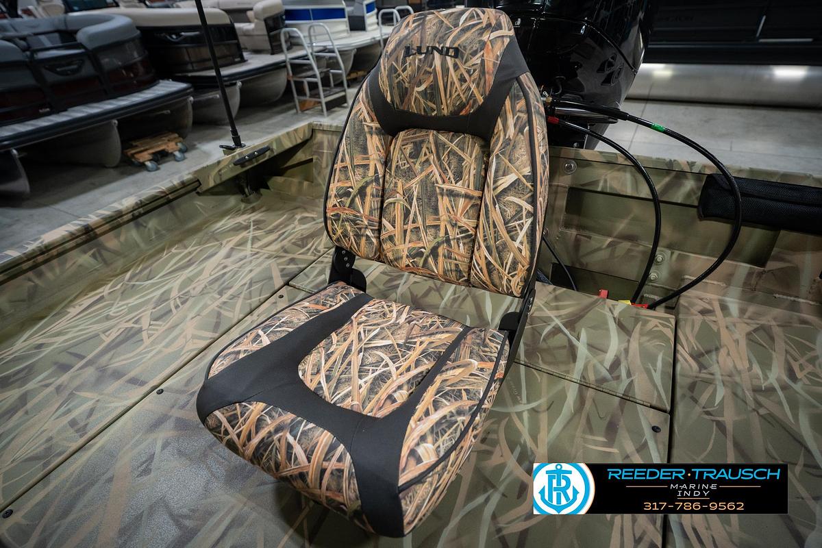 2026 Lund 1870 Predator Center Console