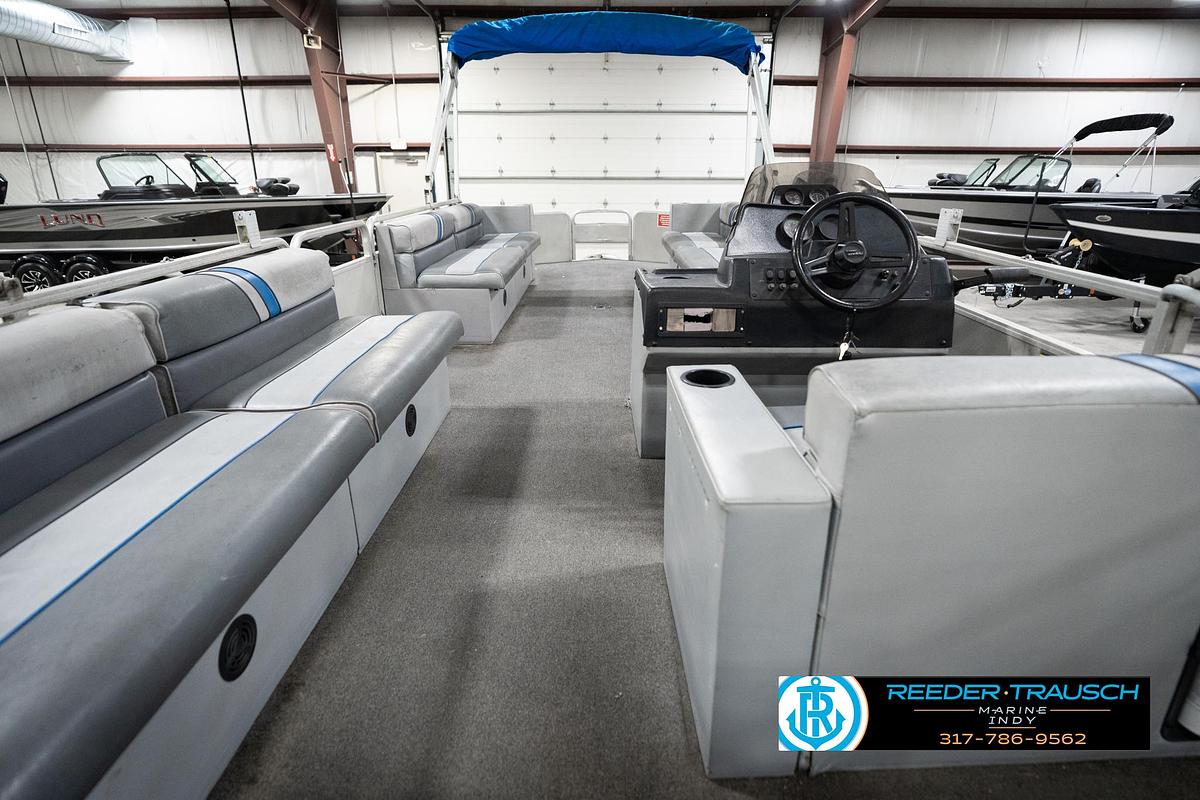 Used 1992 Sun Tracker Party Barge 24