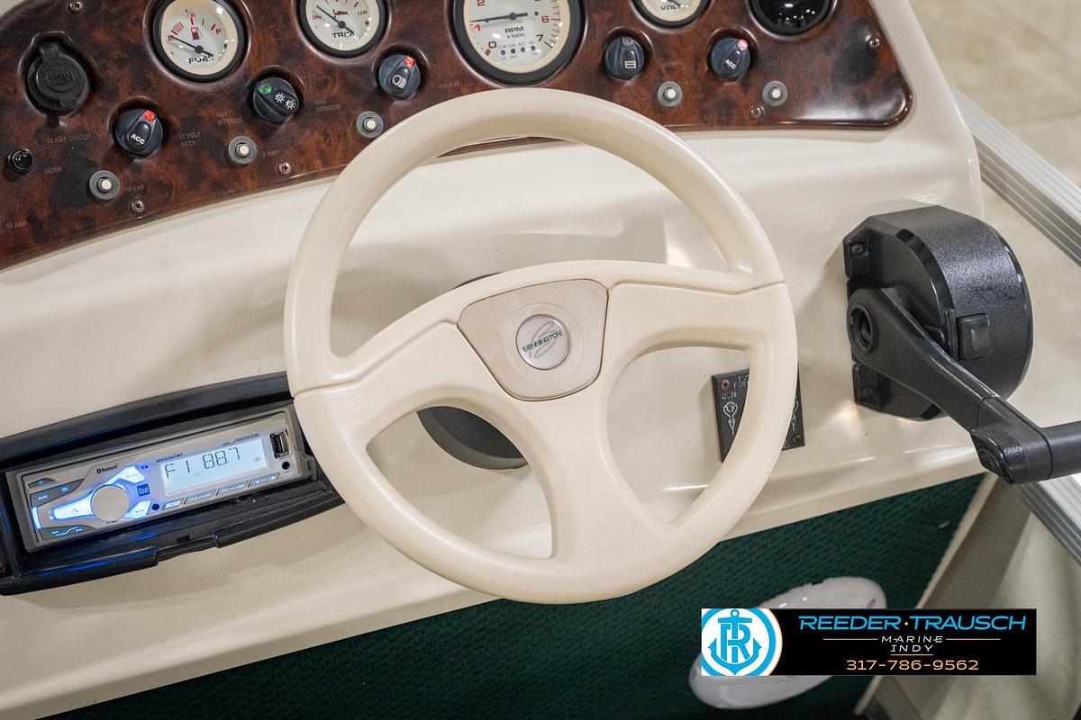 Used 2000 Bennington 227L