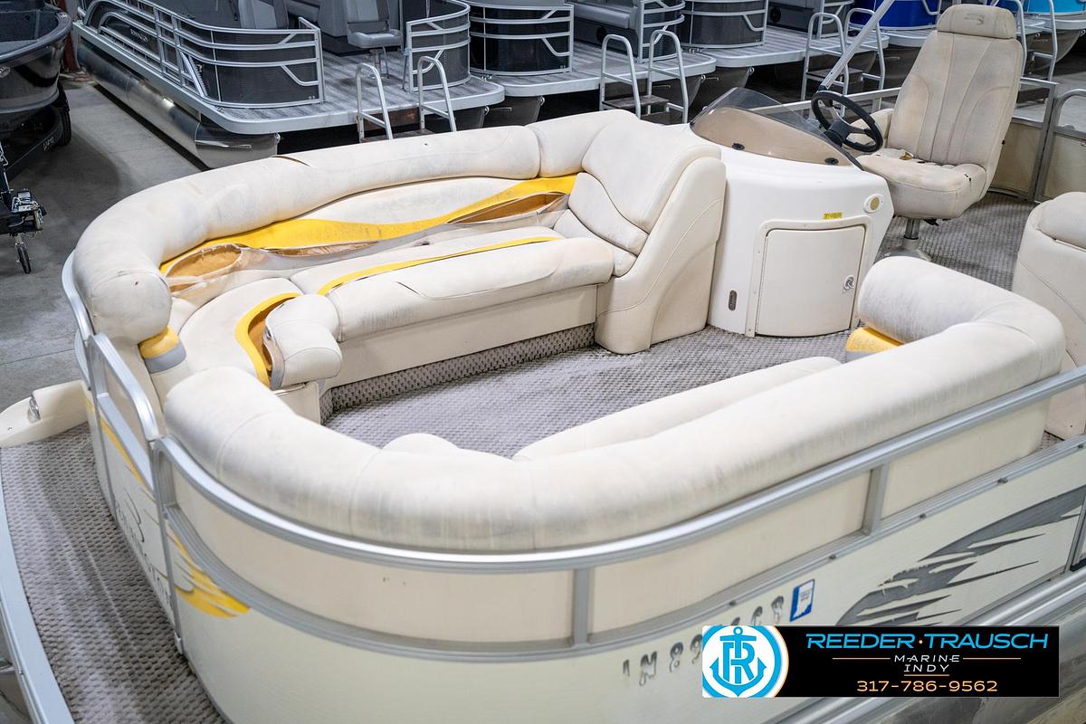 Used 2005 Bennington 2050 RL