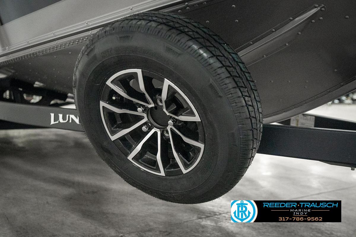 2025 Lund 2075 Impact XS