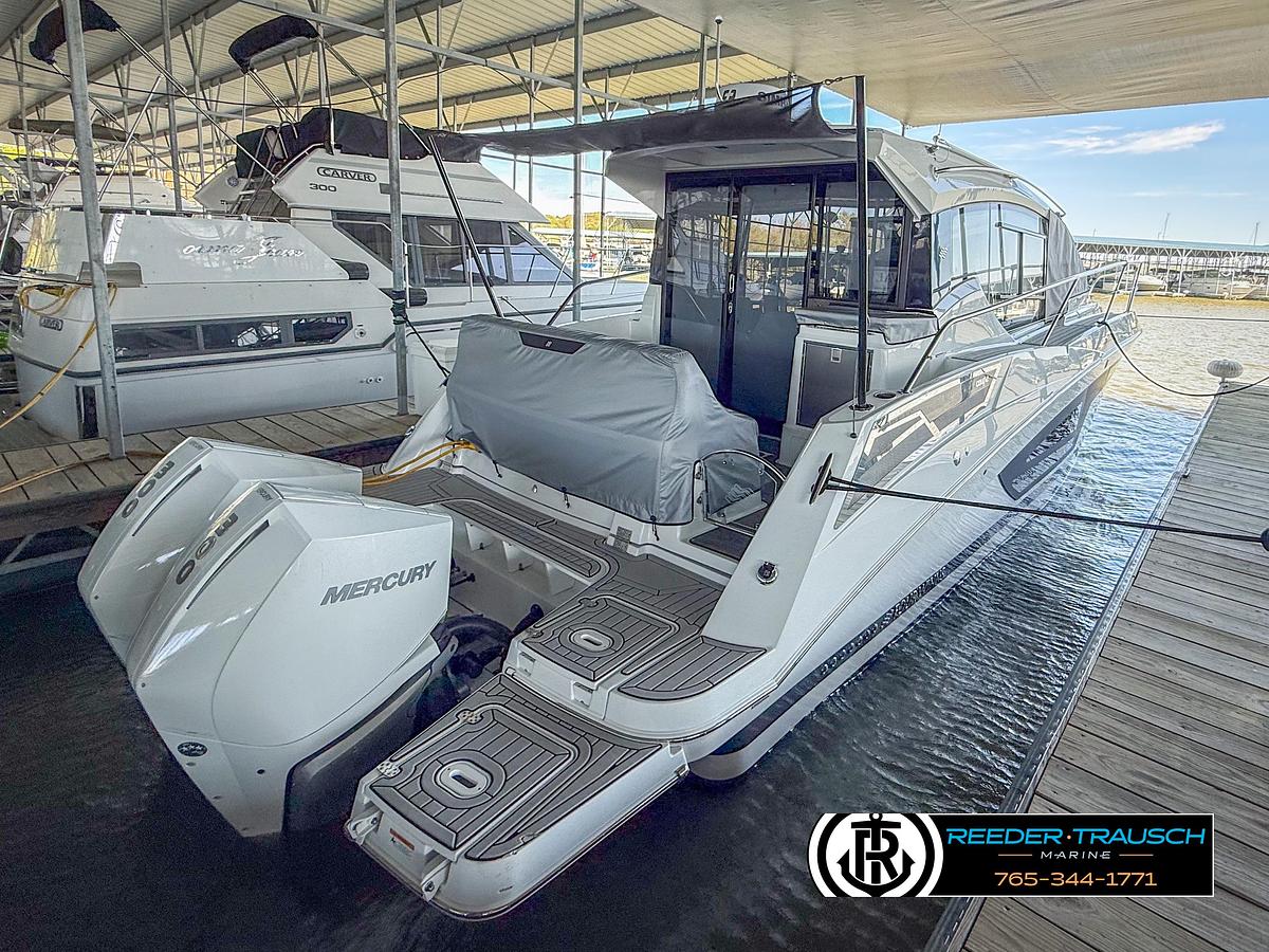 2021 Four Winns Vista 355 Coupe OB