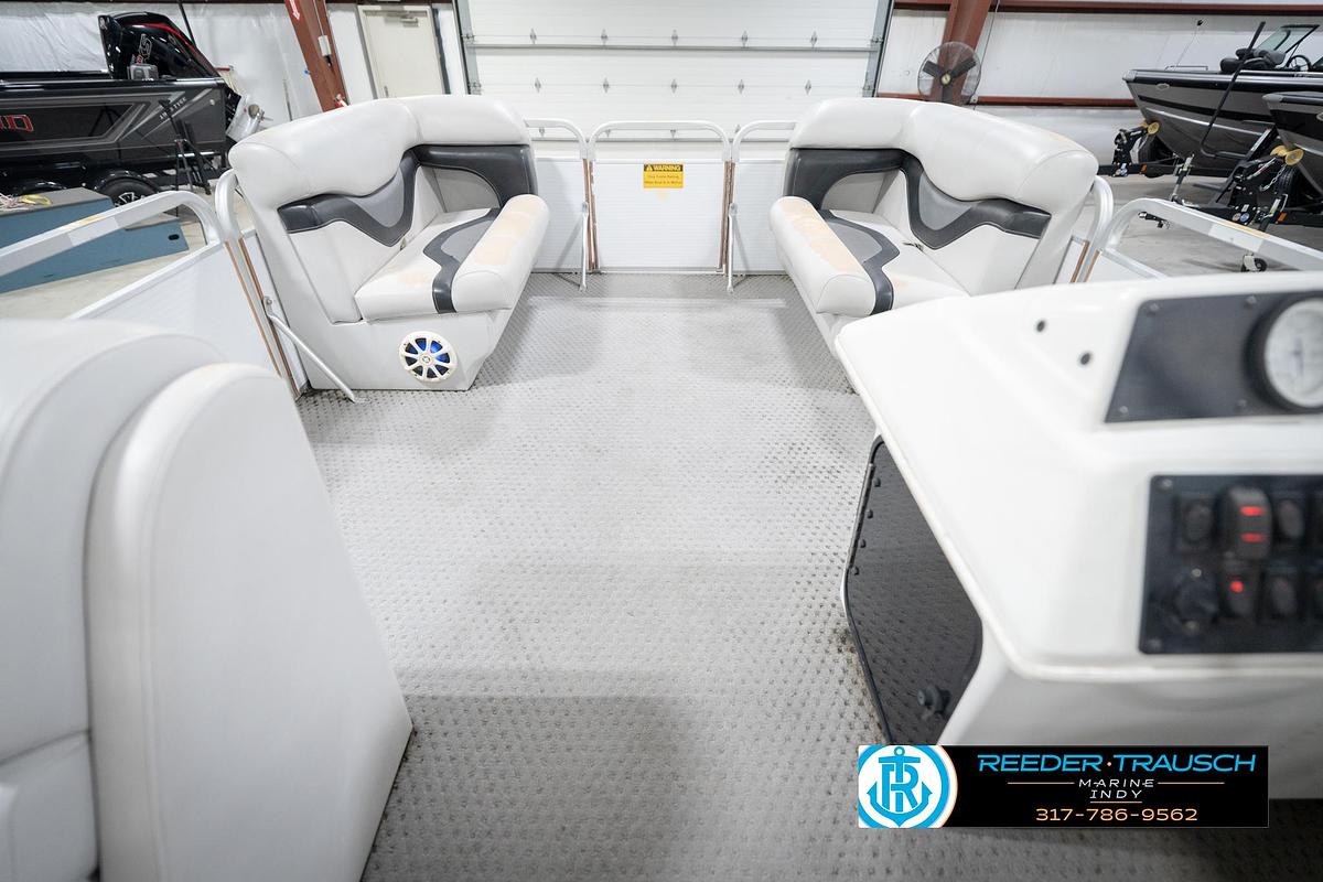 Used 1991 Godfrey Sanpan SP 2200