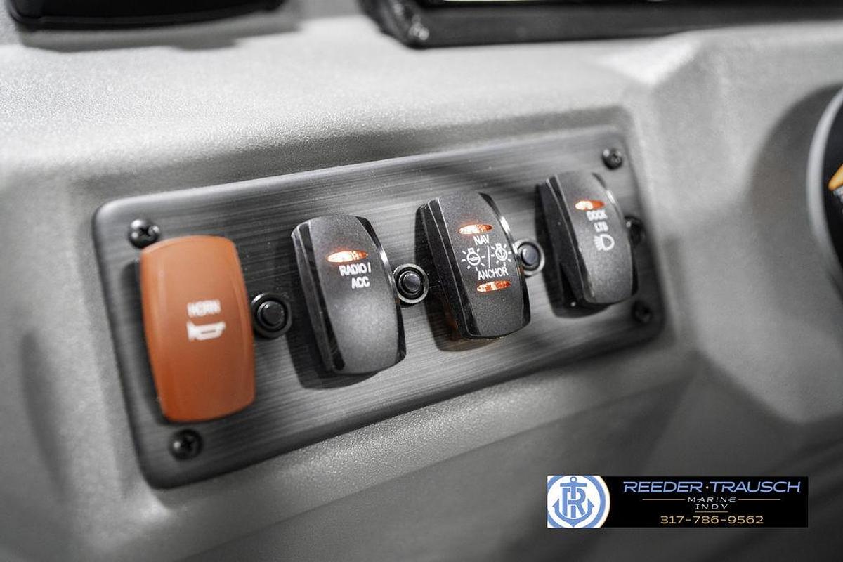 2025 Bennington 22 SSR