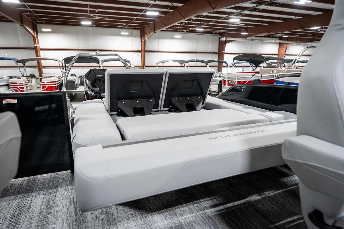 2025 Bennington 24 MSB