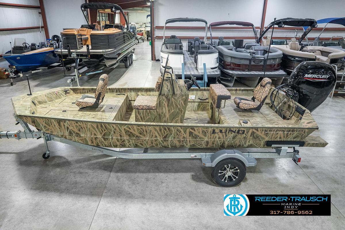 2026 Lund 1870 Predator Center Console