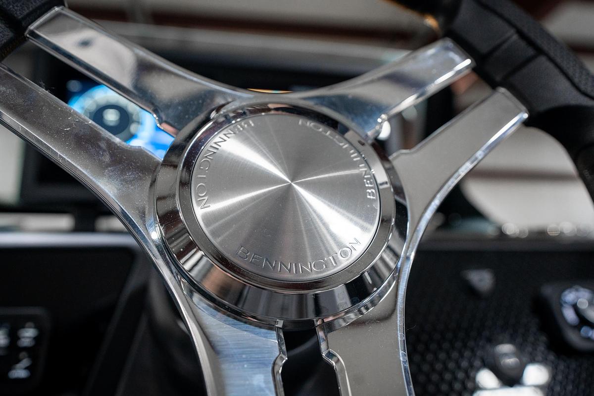 2025 Bennington 24 MSB