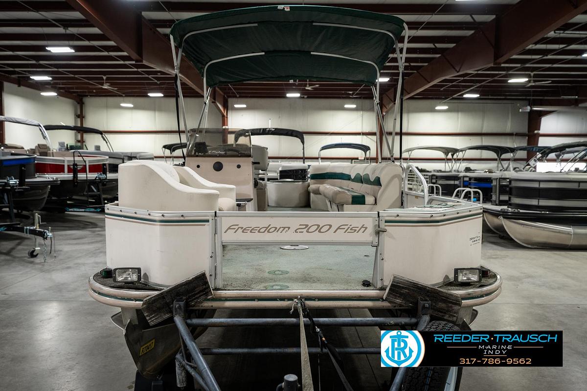 Used 1998 Fisher Freedom 200 Fish