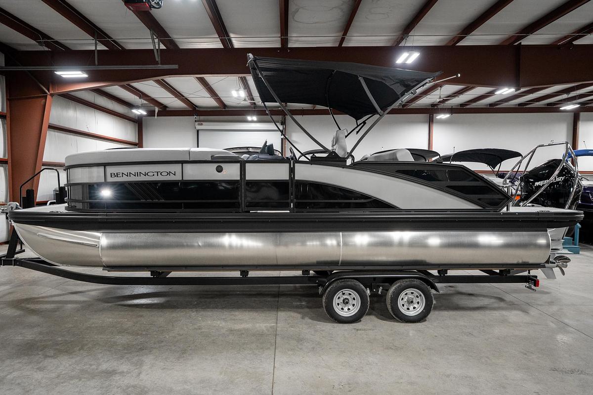 2025 Bennington 24 MSB