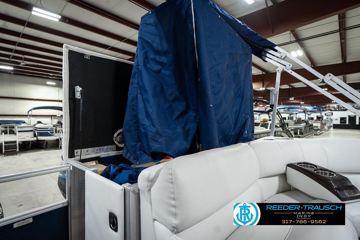 Used 2011 Bennington 2274 RCL