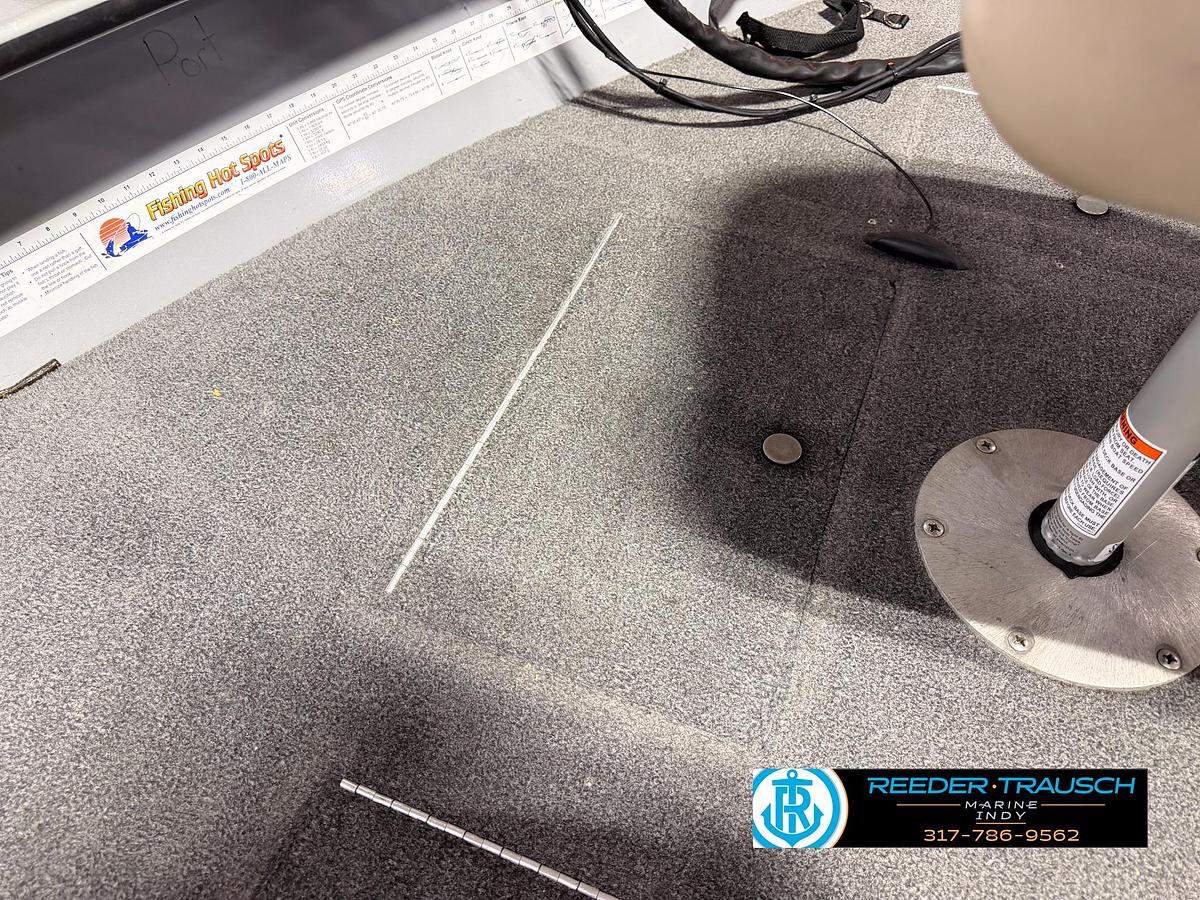 Used 1999 Lund Mr. Pike 17