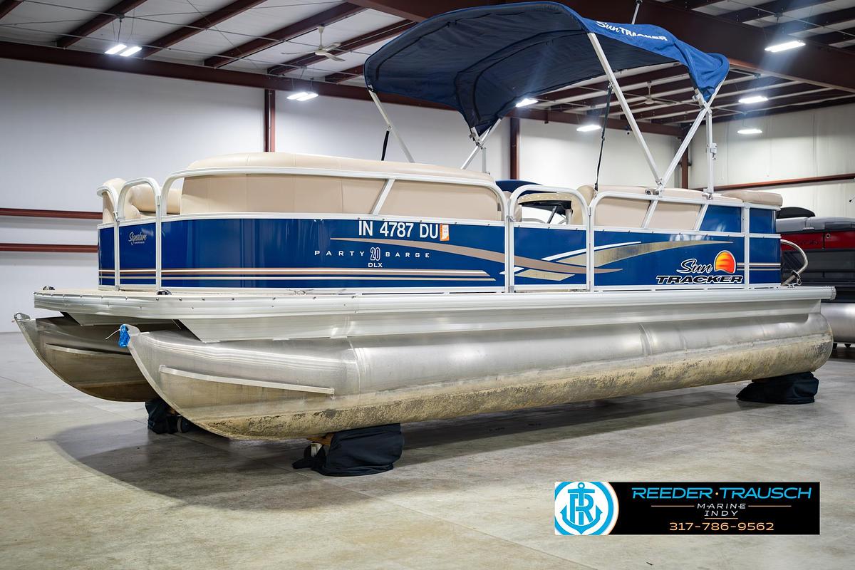 Used 2014 Tracker Marine Sig Party Barge 20 DLX