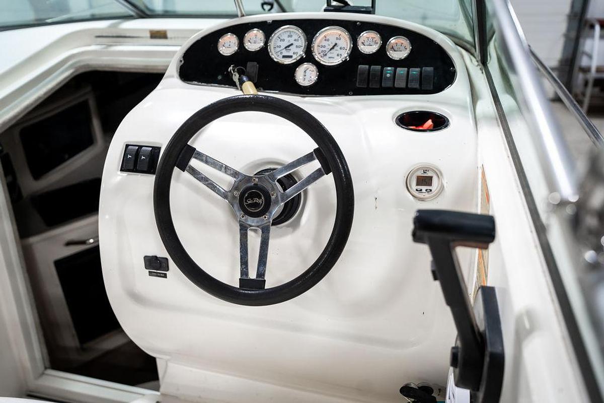 Used 1997 Sea Ray 240 Sundancer