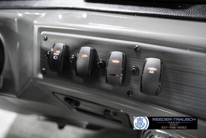 2025 Bennington 22 SLS