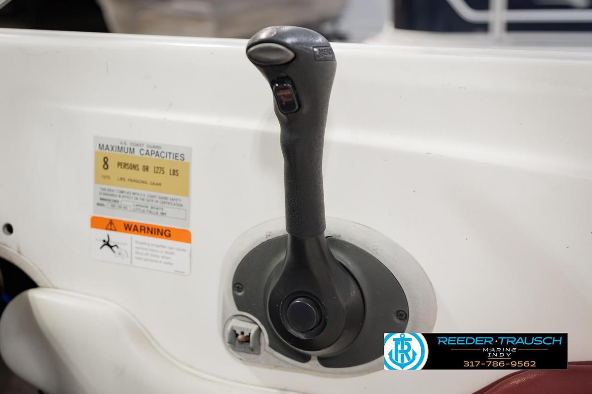 Used 2003 Larson SEi 180