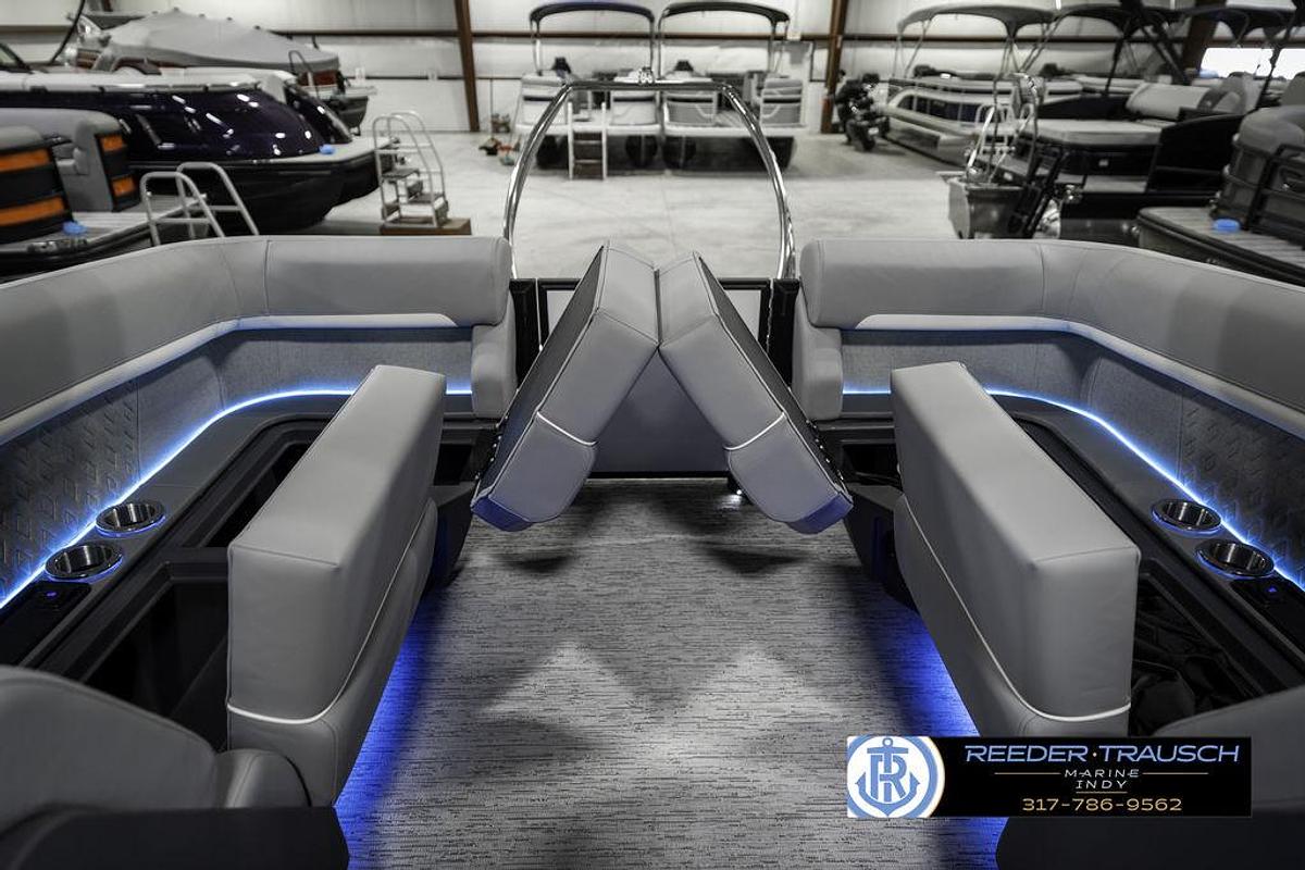 2025 Bennington 22 MFB