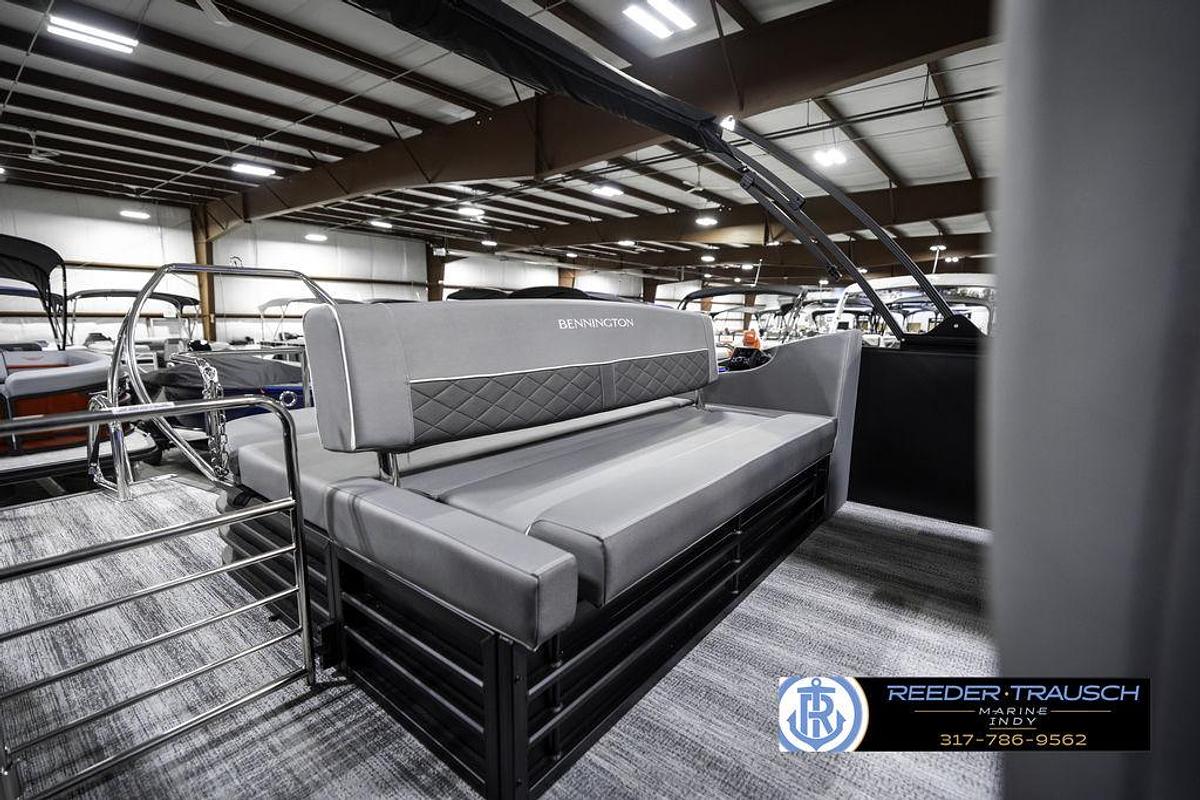 2025 Bennington 23 LTSB