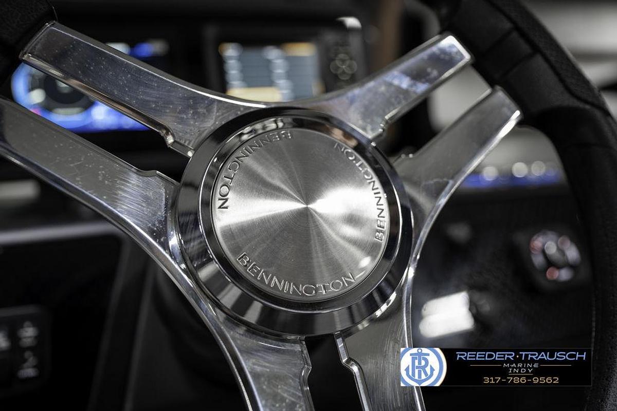 2025 Bennington 22 MFB