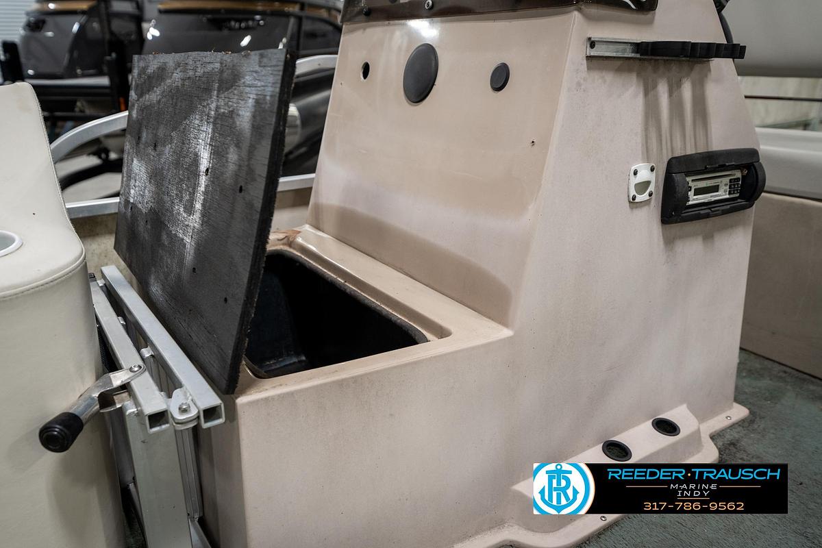 Used 1998 Fisher Freedom 200 Fish