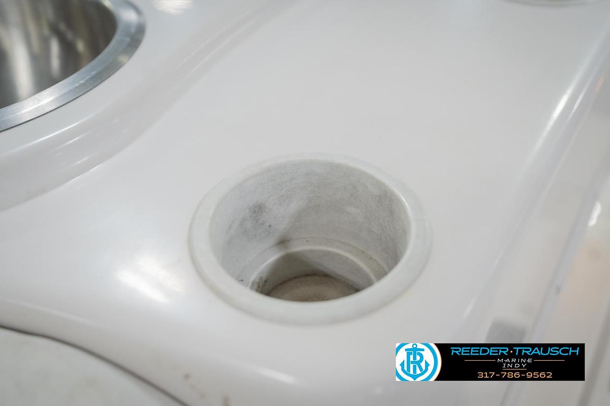 Used 2002 Hurricane SS232