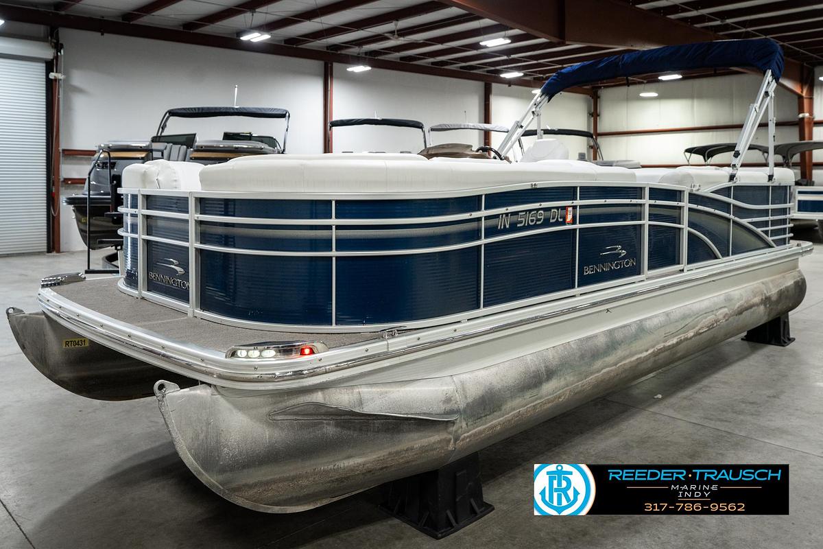 Used 2011 Bennington 2274 RCL