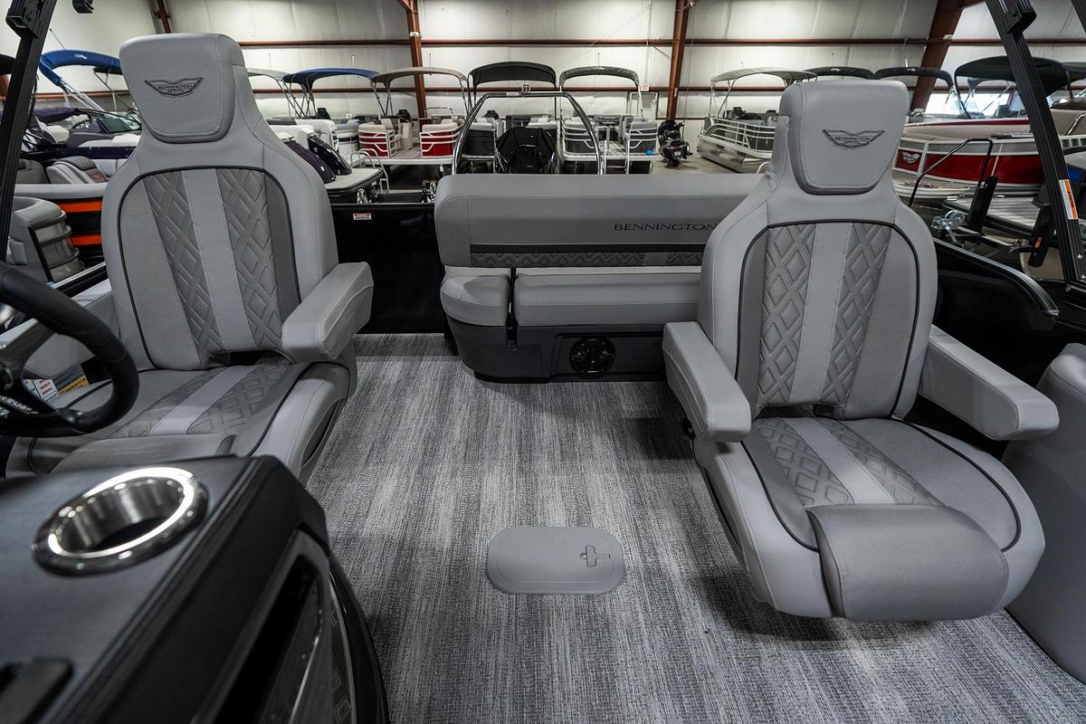 2025 Bennington 24 MSB