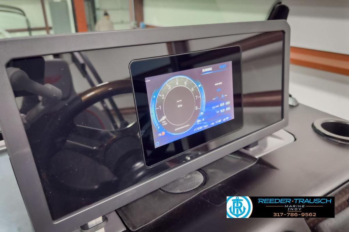 2025 Bennington 24 MSB