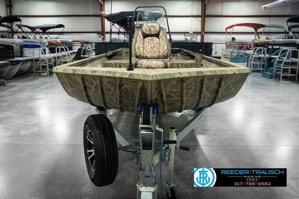 2026 Lund 1870 Predator Center Console