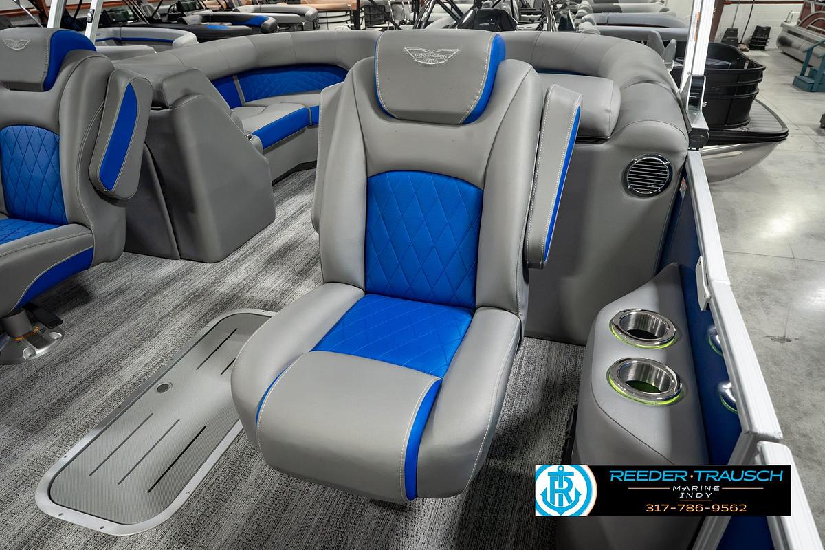Used 2025 Bennington 25 L Bowrider