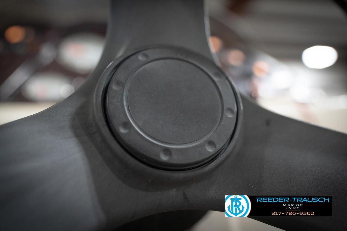 Used 2014 SunChaser Classic 8522 Lounger