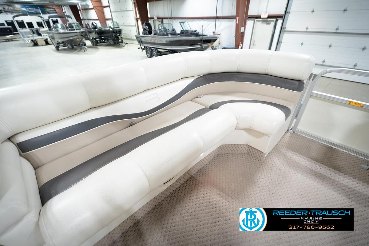 Used 2003 Bennington 2050 RL