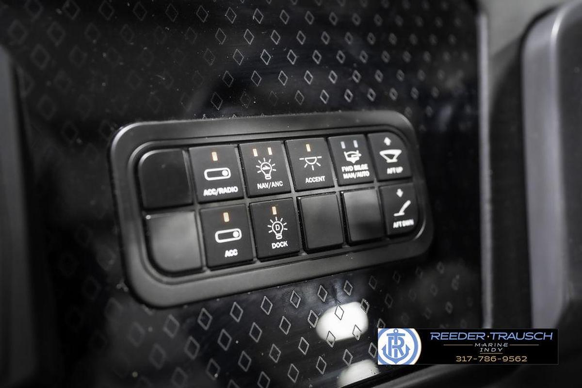 2025 Bennington 22 MFB