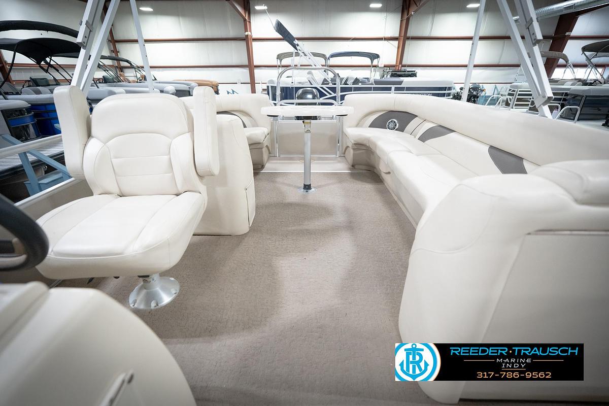 Used 2014 SunChaser Classic 8522 Lounger