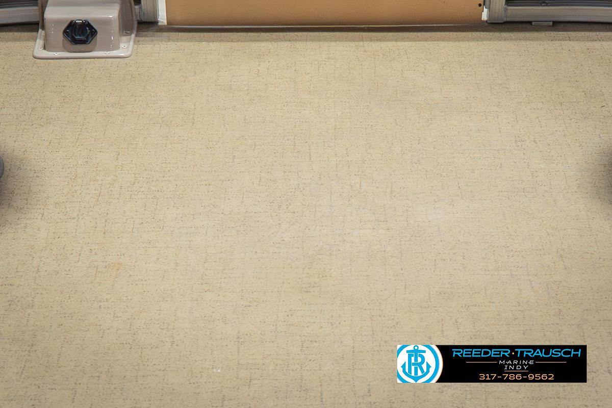 Used 2009 Sylvan 818 Mirage Fish