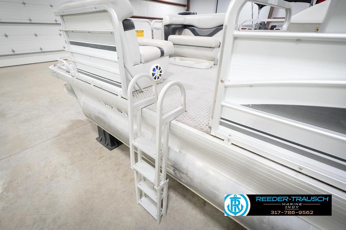 Used 1991 Godfrey Sanpan SP 2200