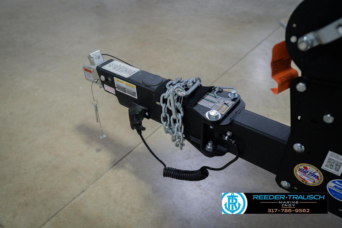 2026 Lund 1875 Pro Guide