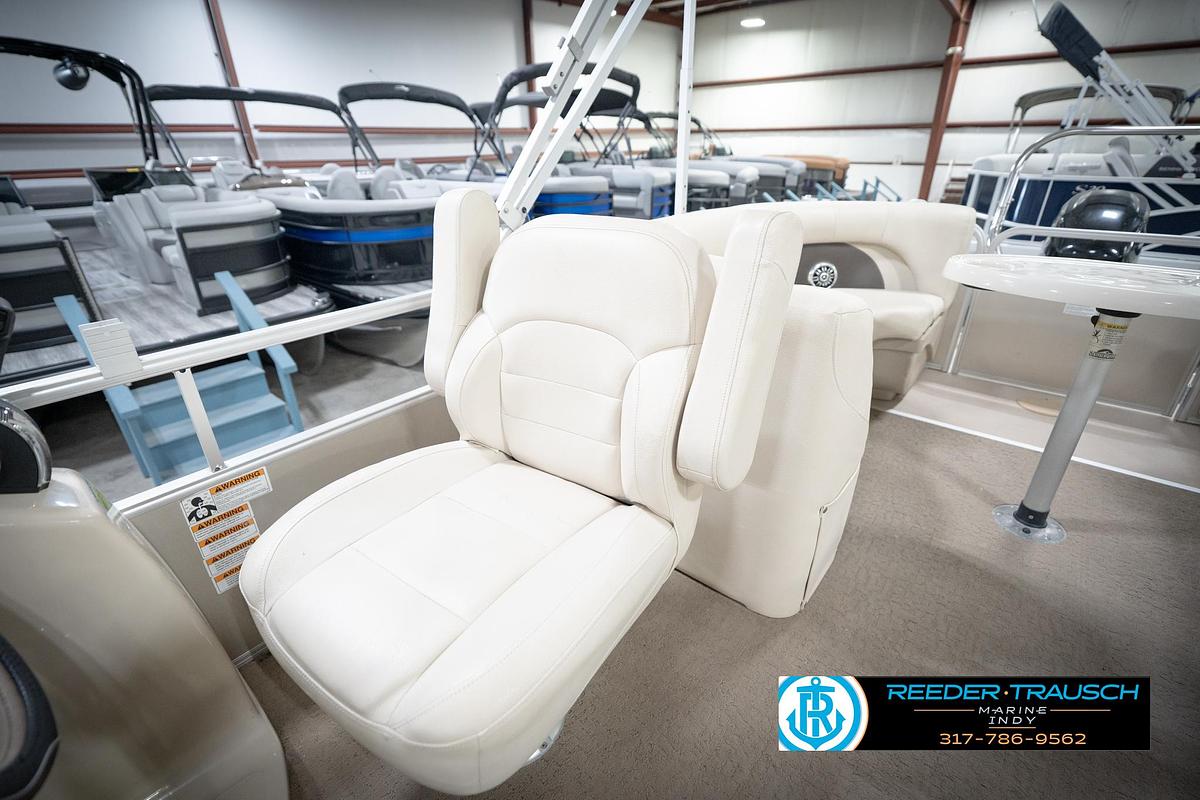 Used 2014 SunChaser Classic 8522 Lounger