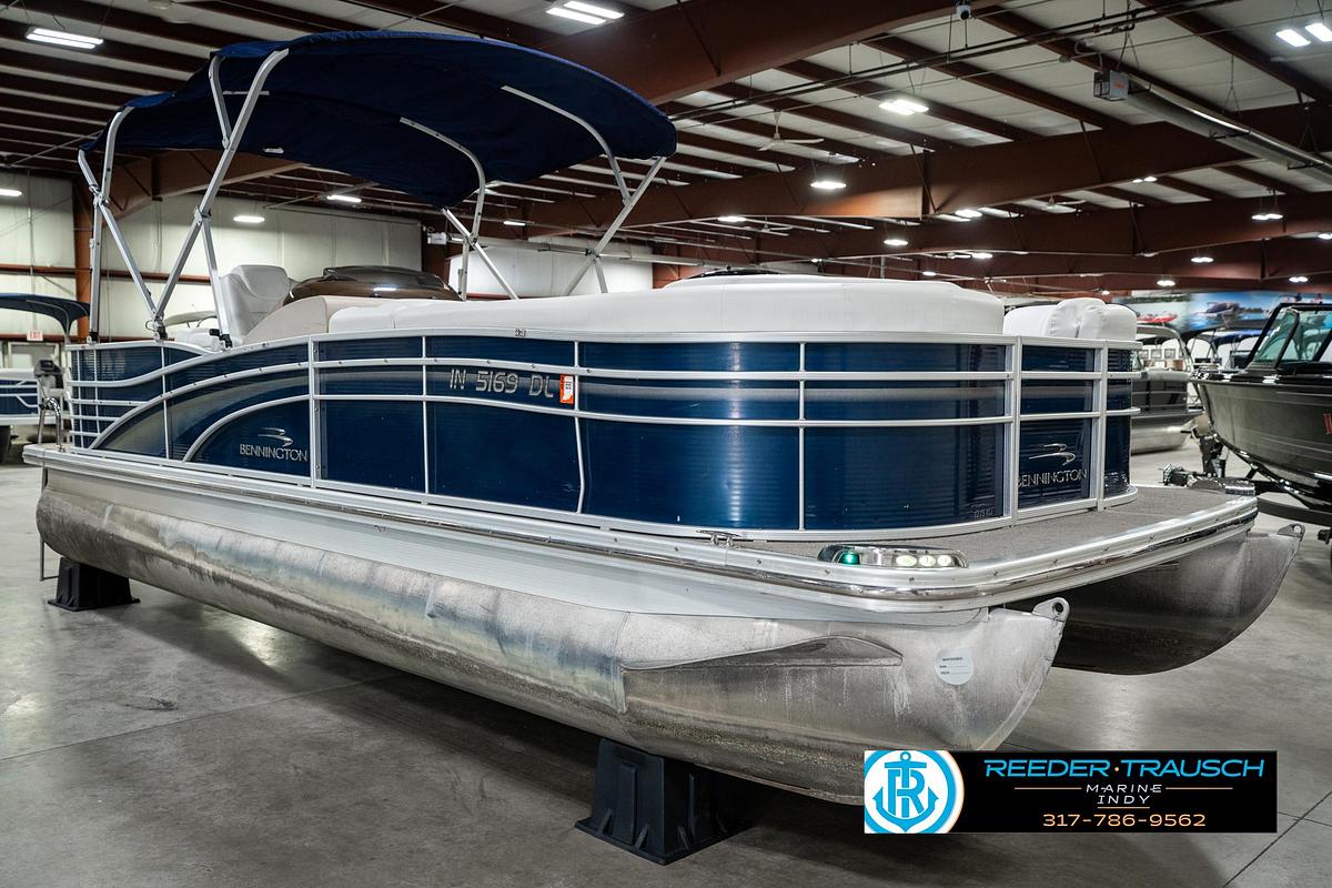 Used 2011 Bennington 2274 RCL