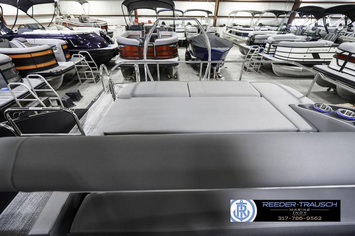 2025 Bennington 23 LTSB