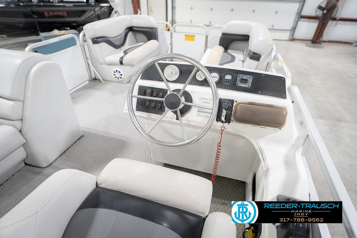 Used 1991 Godfrey Sanpan SP 2200