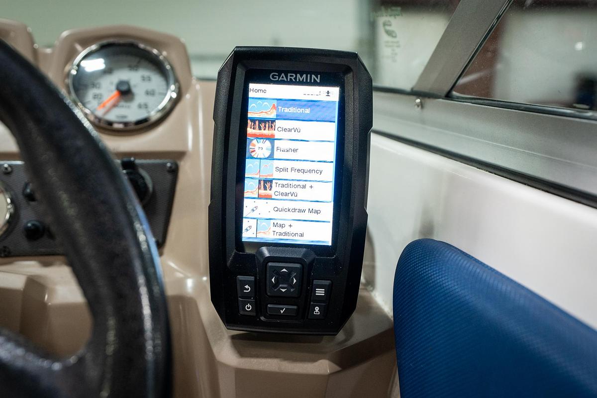 Used 2013 Chapparal 19 H20 F/S