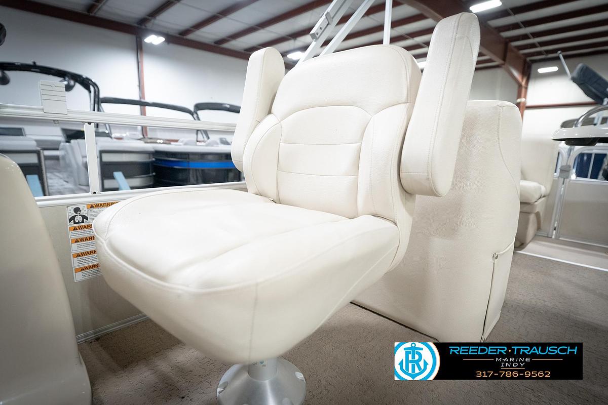 Used 2014 SunChaser Classic 8522 Lounger