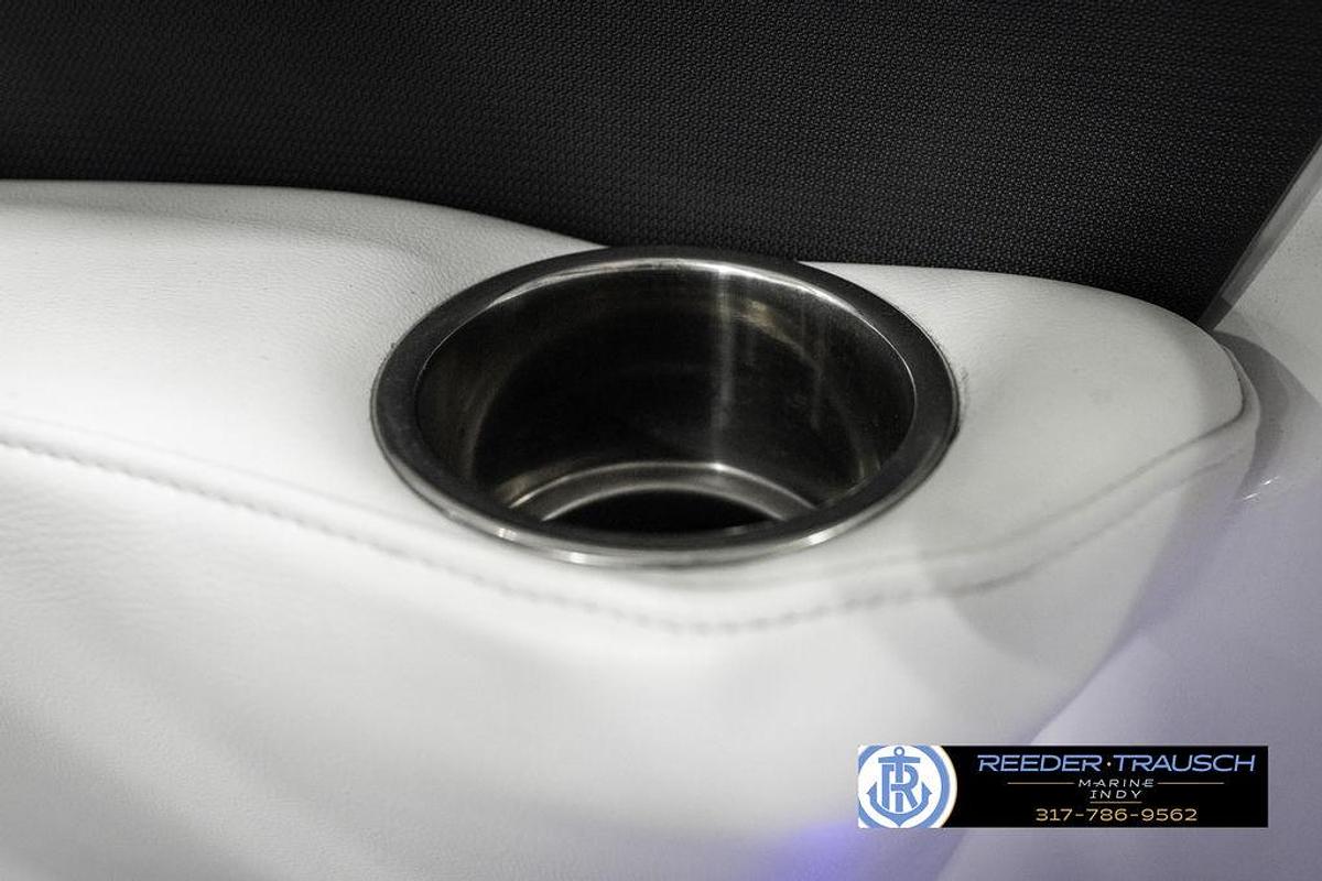 Used 2021 Four Winns H260