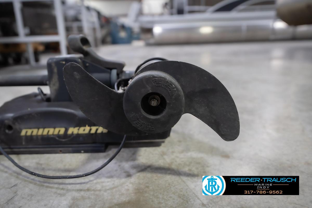 Used 2009 Sylvan 818 Mirage Fish