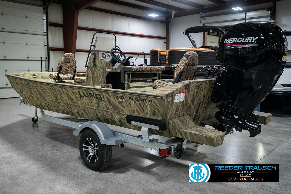 2026 Lund 1870 Predator Center Console