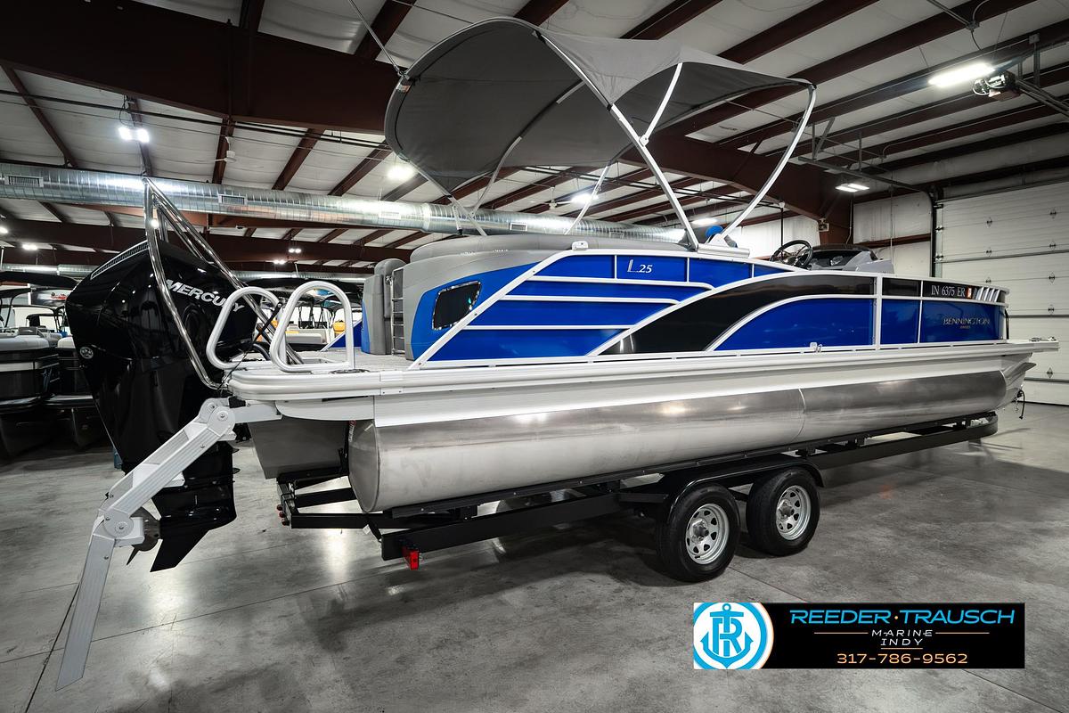 Used 2025 Bennington 25 L Bowrider